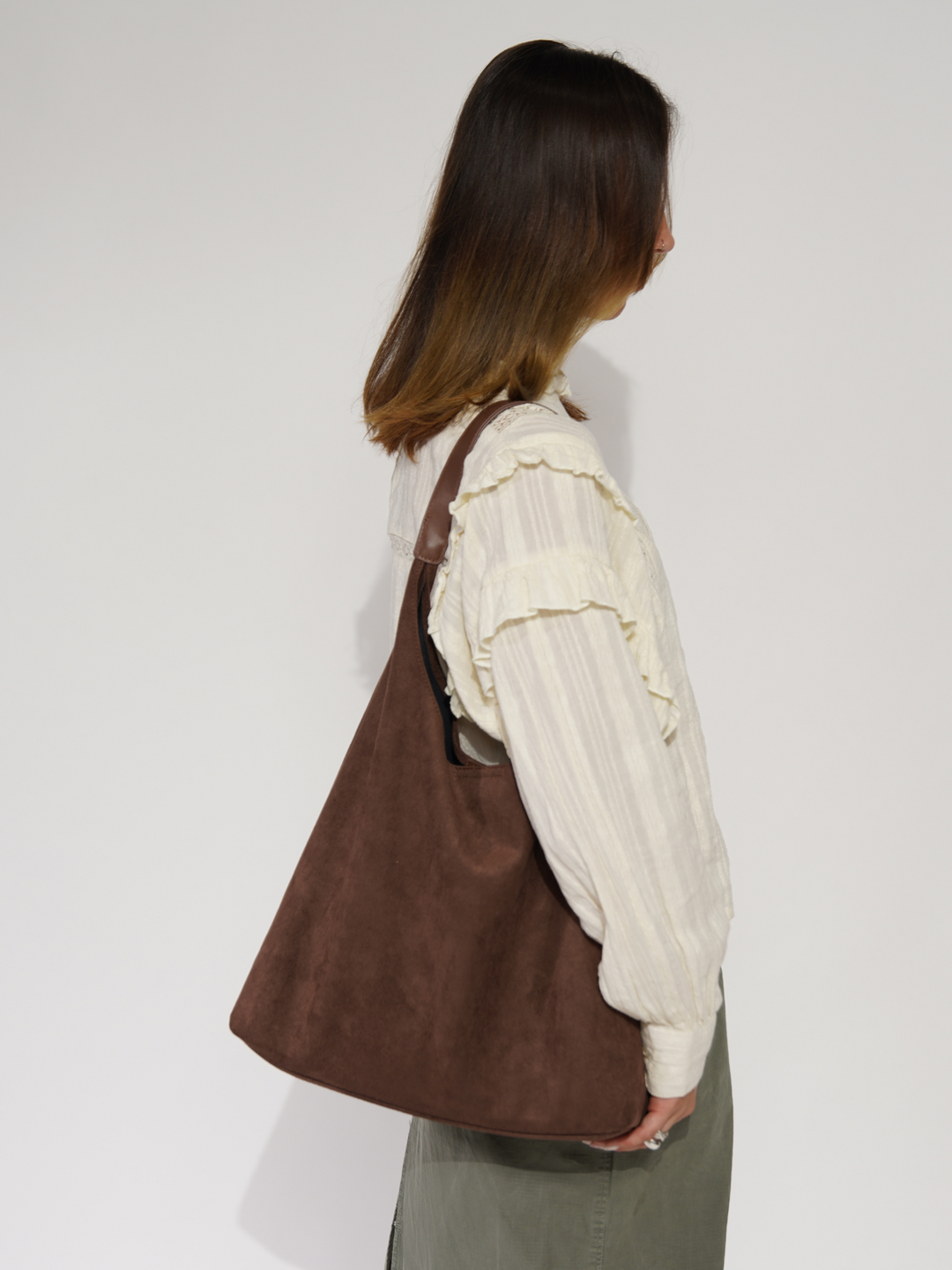 Structured Suede Tote – Spacious Everyday Handbag