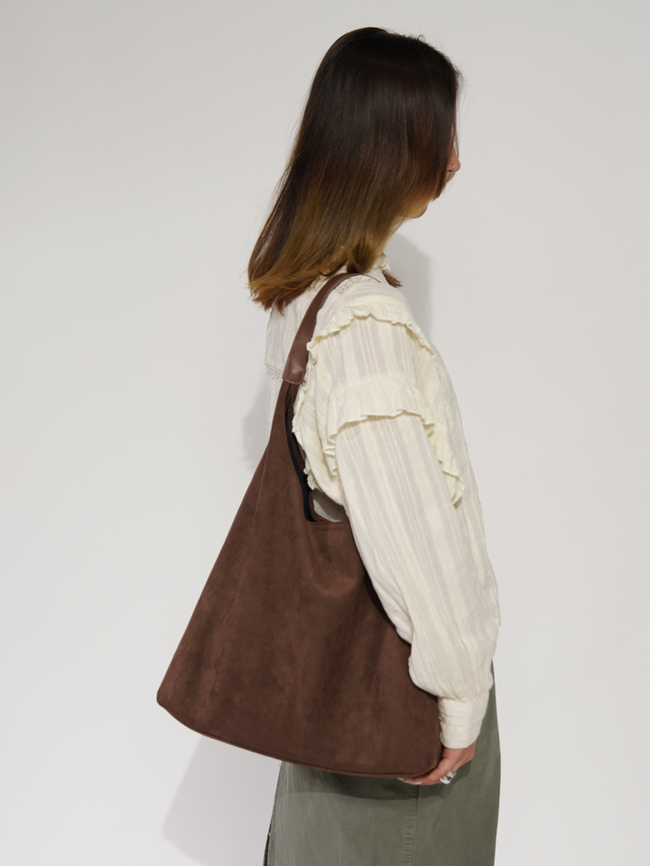 Structured Suede Tote – Spacious Everyday Handbag