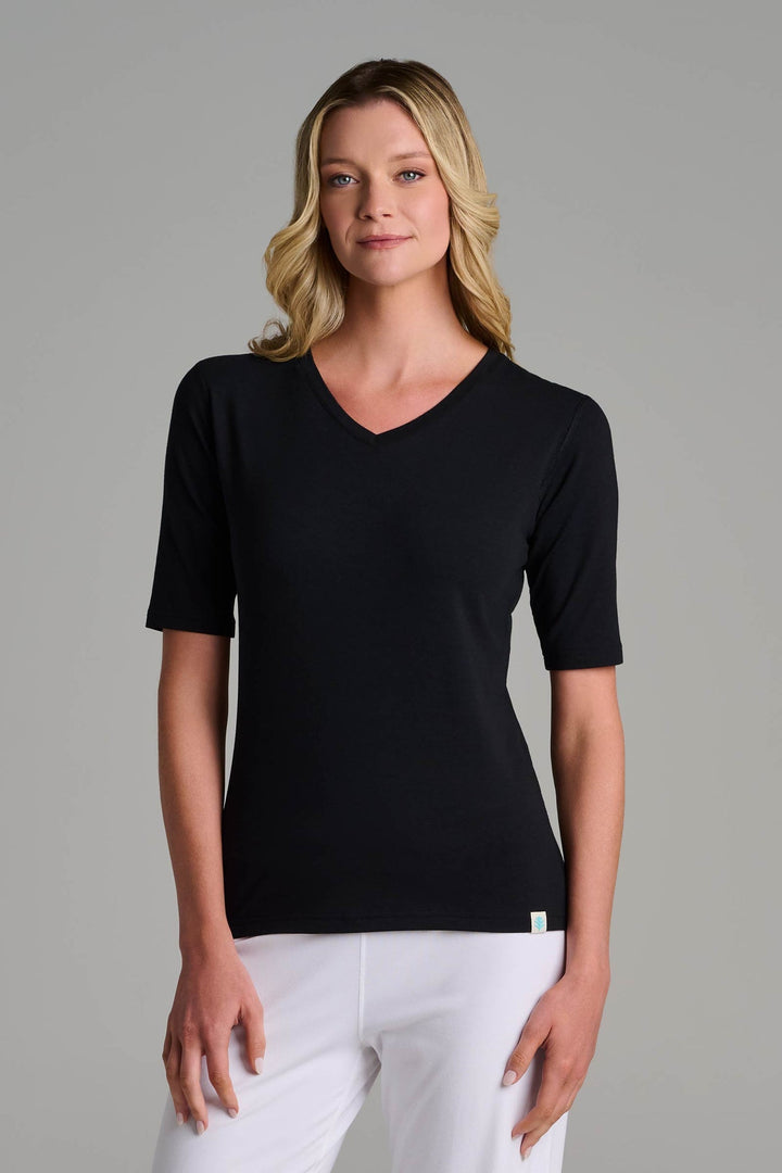 Women's Morada Fitted V-Neck Short Sleeve T-Shirt | Black