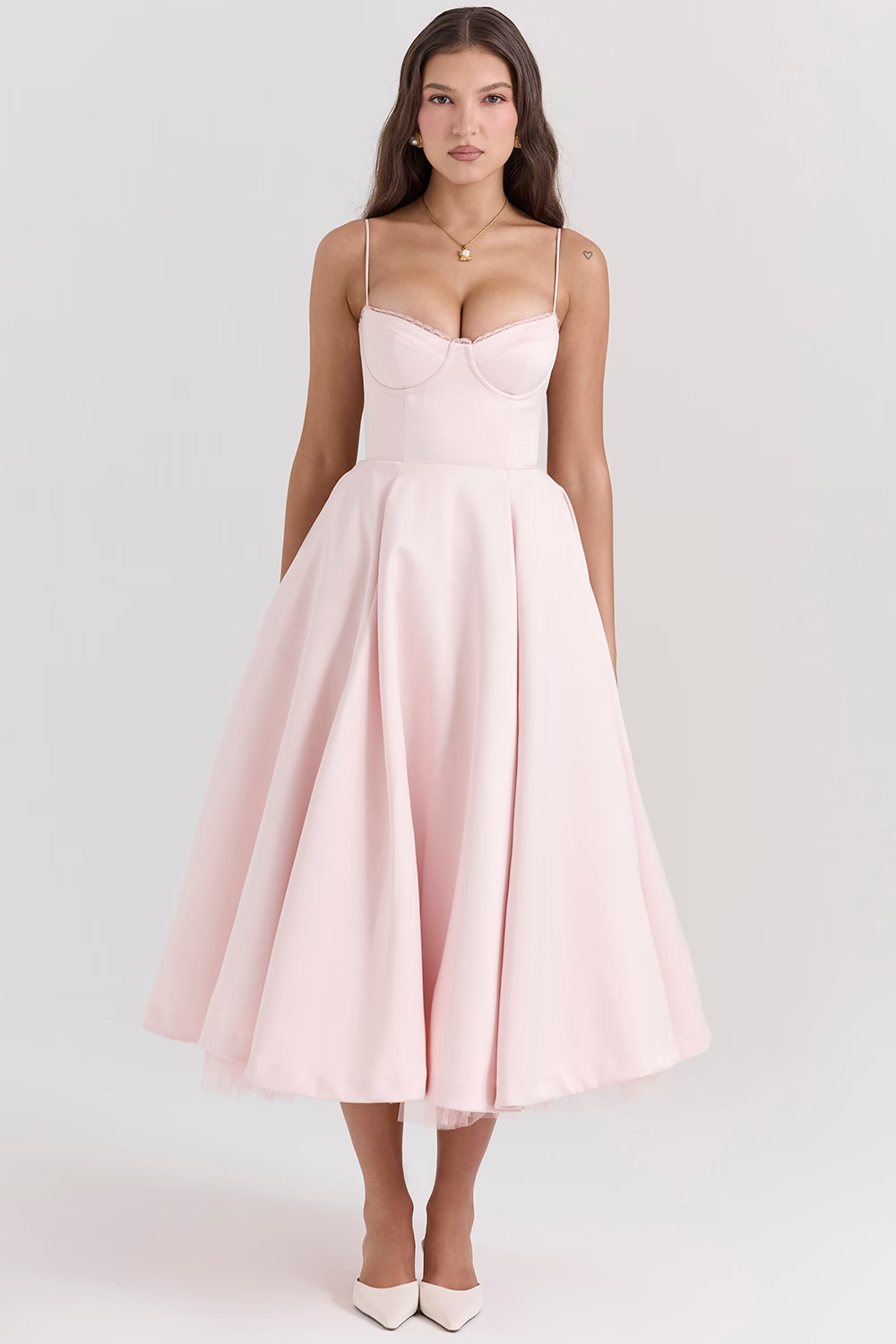 Flowing Midi Dress with a Close-Fitted Silhouette
