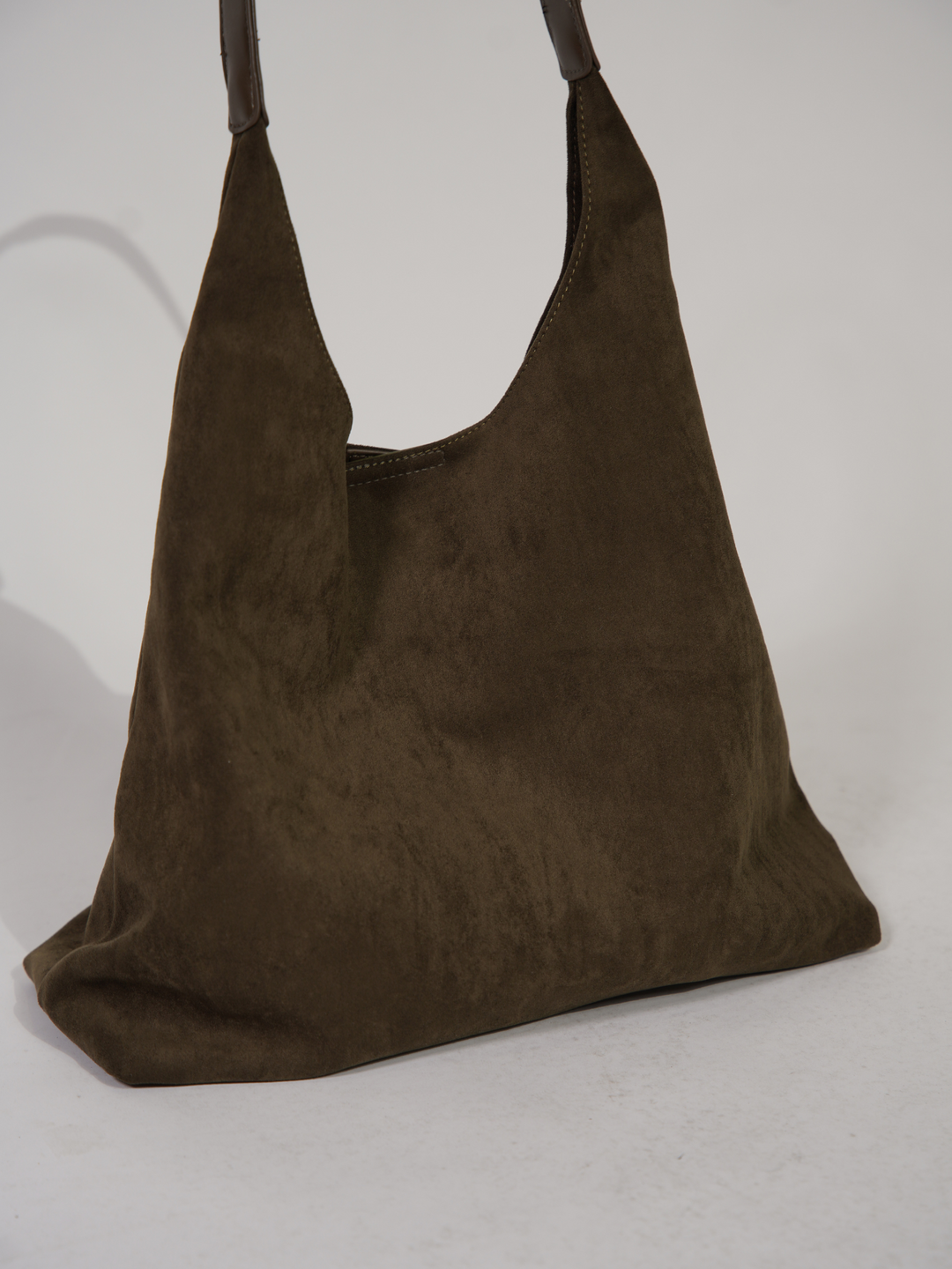 Structured Suede Tote – Spacious Everyday Handbag