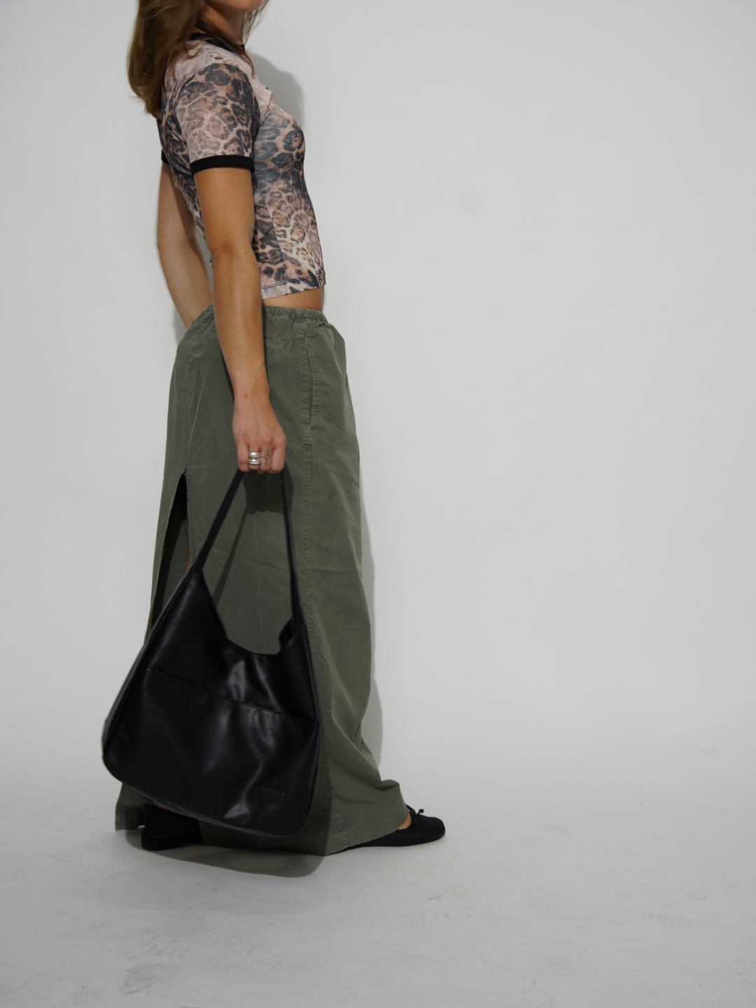 Rebecca BB Bag with Zip Closure in Round Silhouette