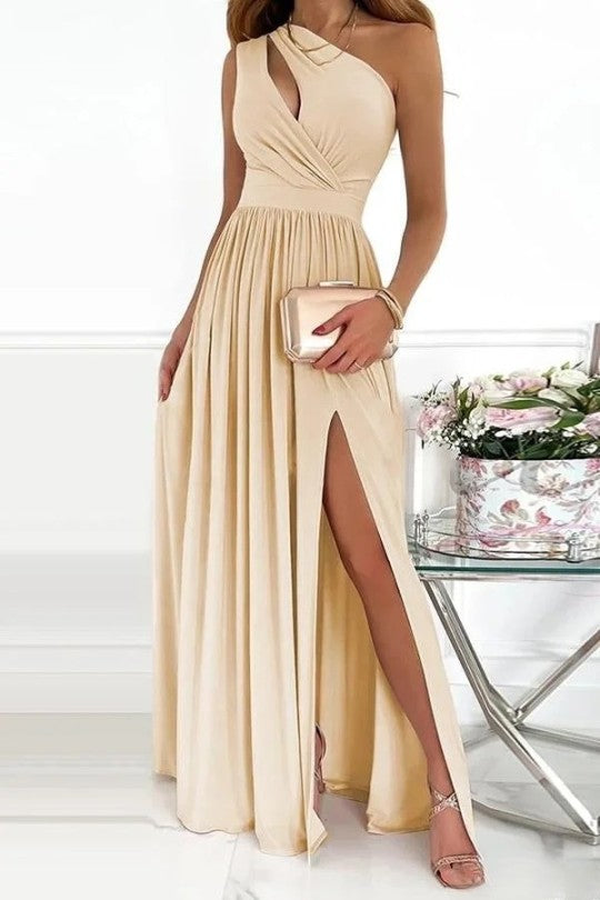 One-Shoulder Evening Dress with a Clean Floor Sweep