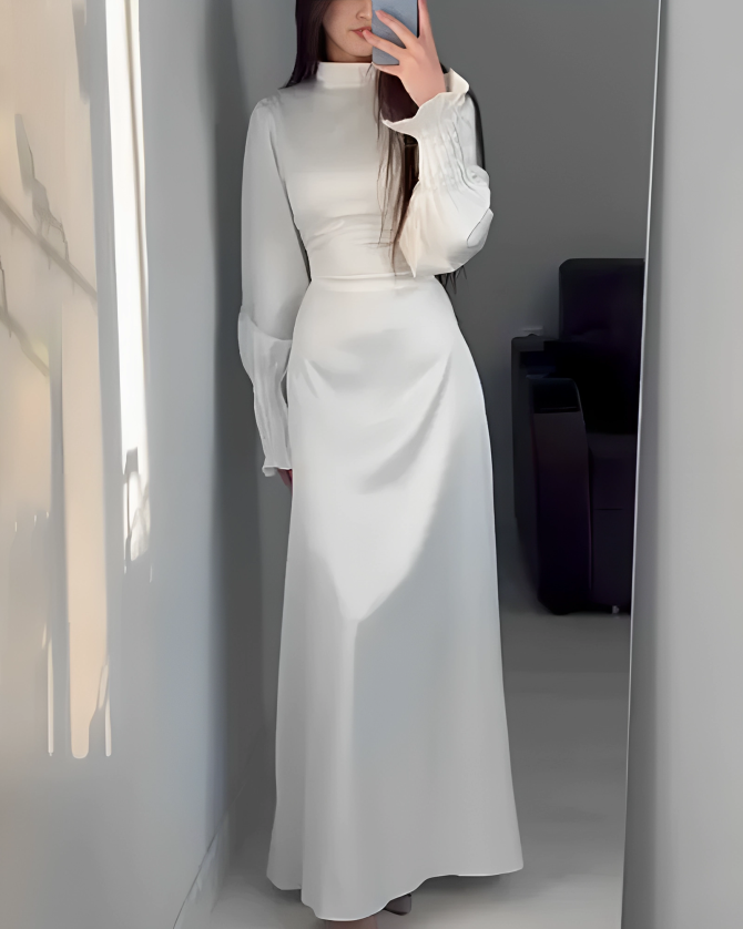 Flowing Maxi Dress with Elegant Neckline for Women
