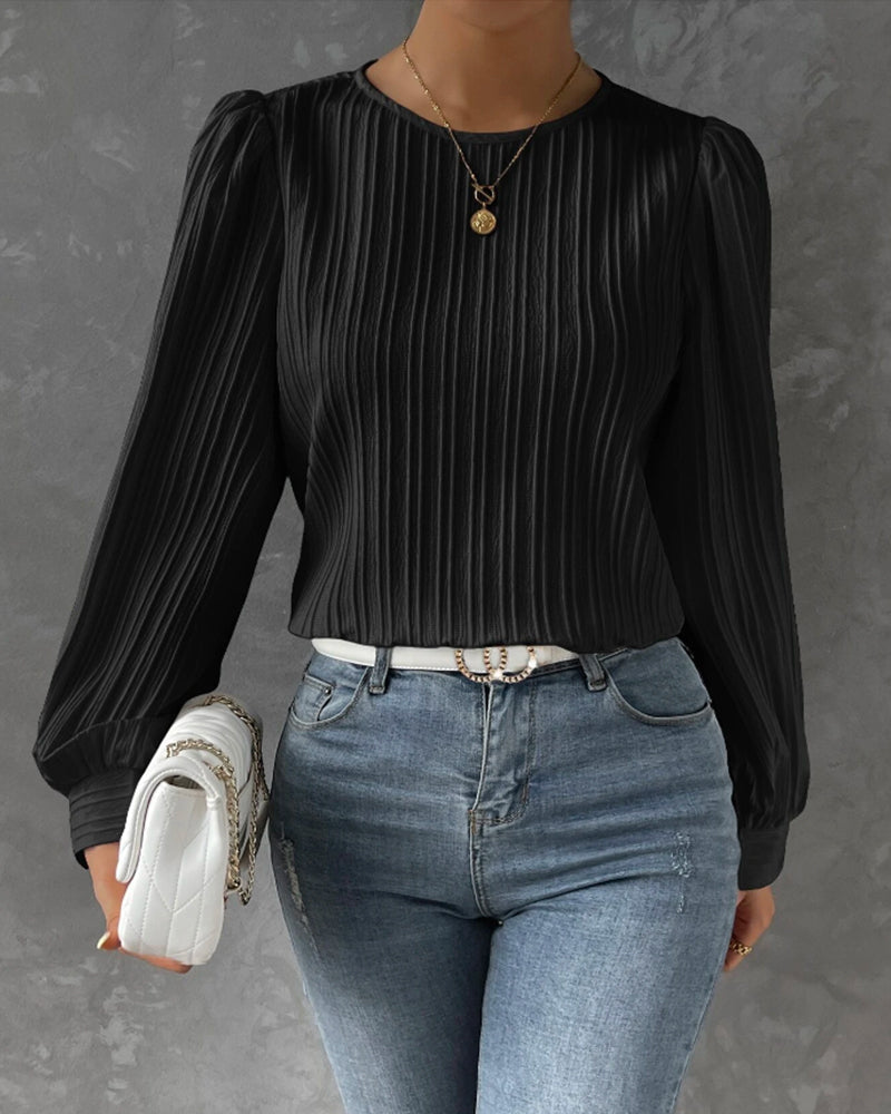 Round Neck Top in a Clean, Versatile Cut