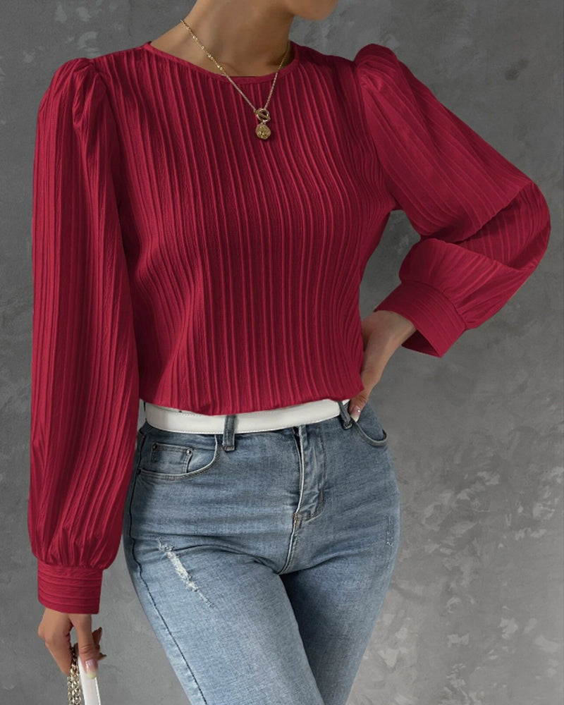 Round Neck Top in a Clean, Versatile Cut