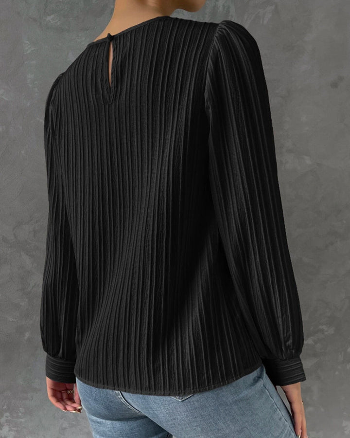 Round Neck Top in a Clean, Versatile Cut