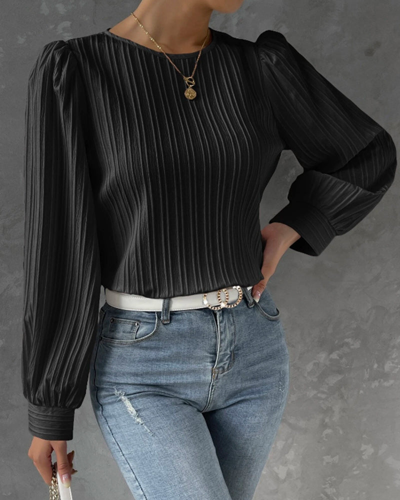 Round Neck Top in a Clean, Versatile Cut