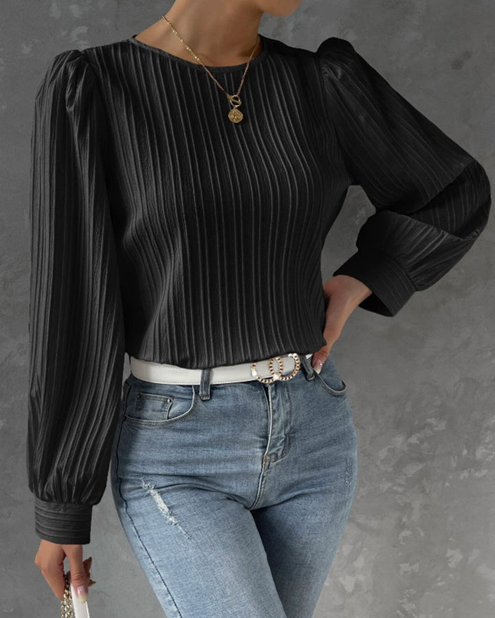 Round Neck Top in a Clean, Versatile Cut