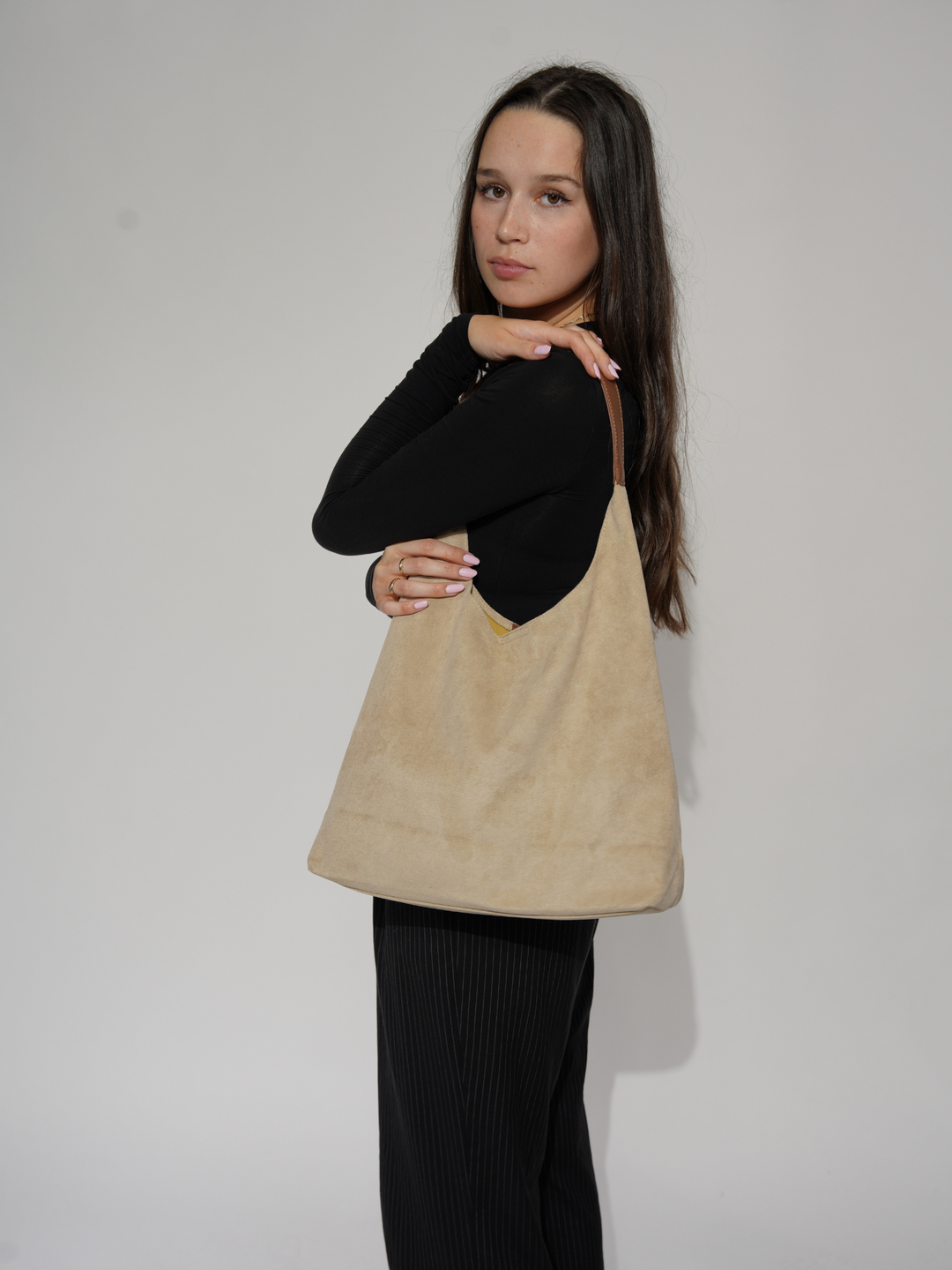 Structured Suede Tote – Spacious Everyday Handbag
