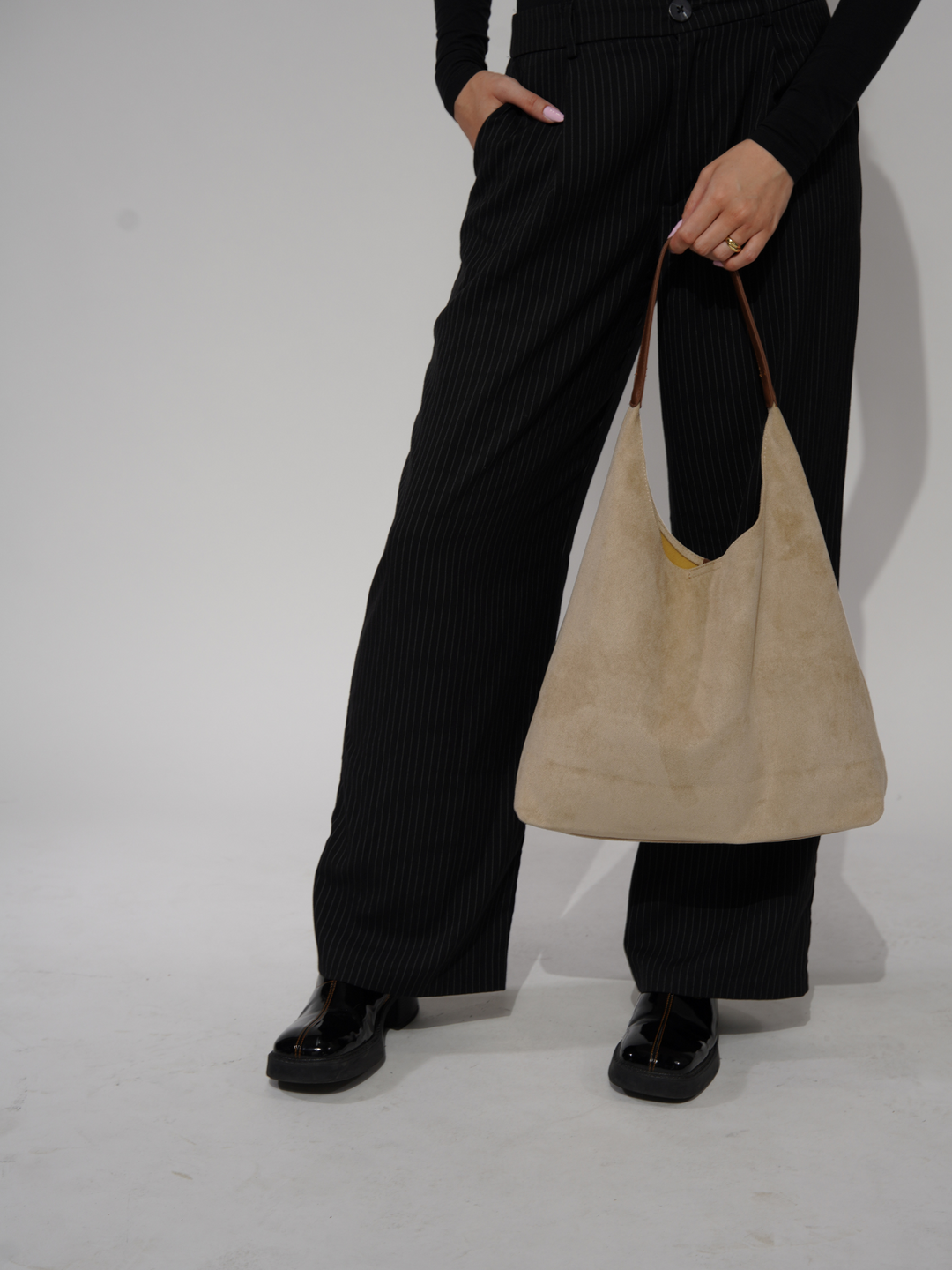 Structured Suede Tote – Spacious Everyday Handbag