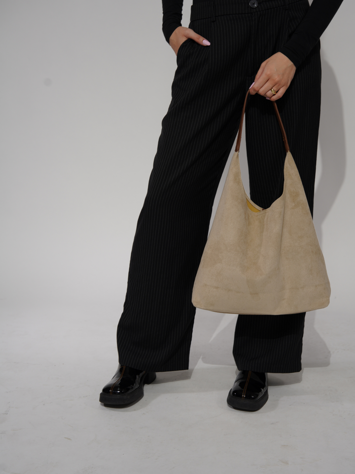 Structured Suede Tote – Spacious Everyday Handbag