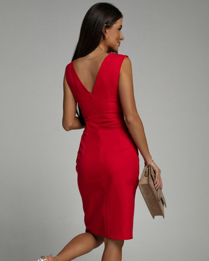 Chic Occasion Dress with a Clean Fitted Line