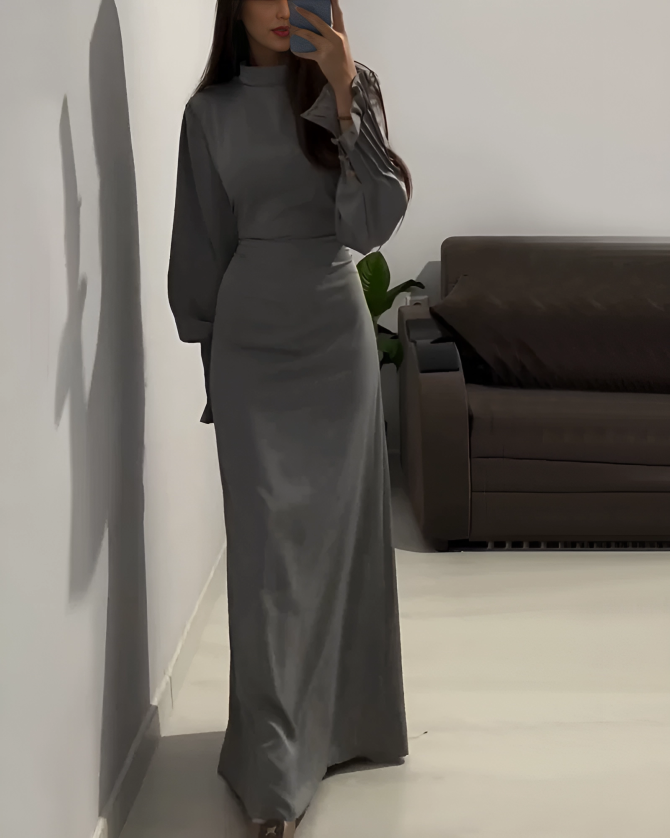 Flowing Maxi Dress with Elegant Neckline for Women