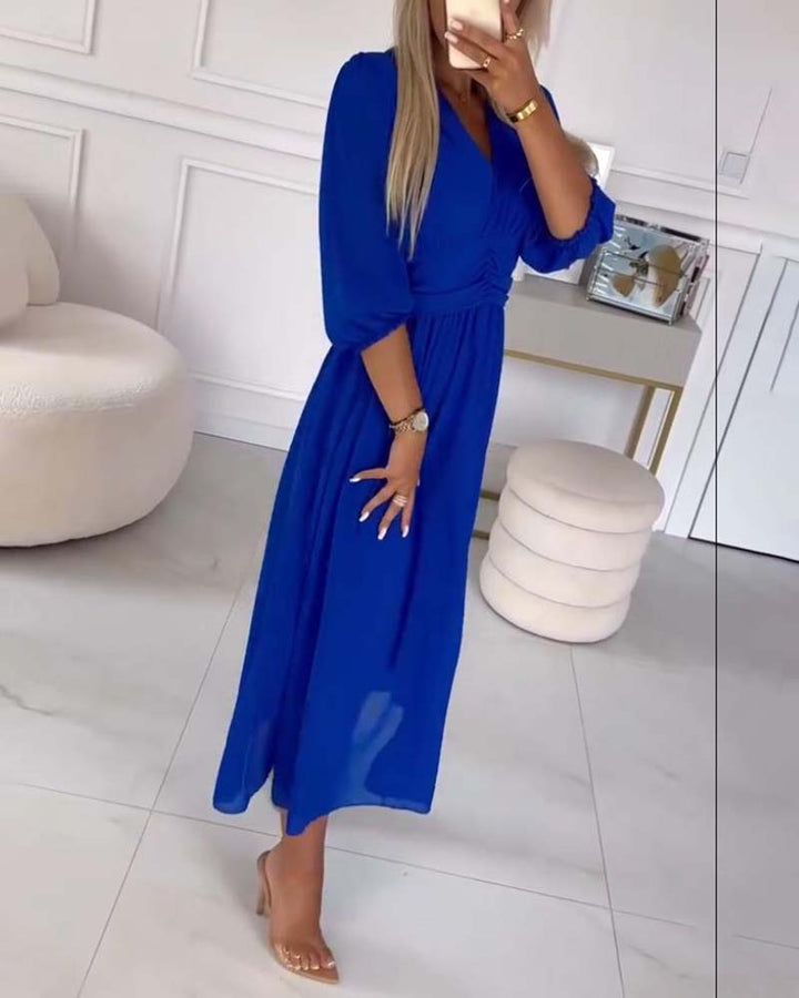 Solid Colour Midi Dress with Heart-Shaped Neckline