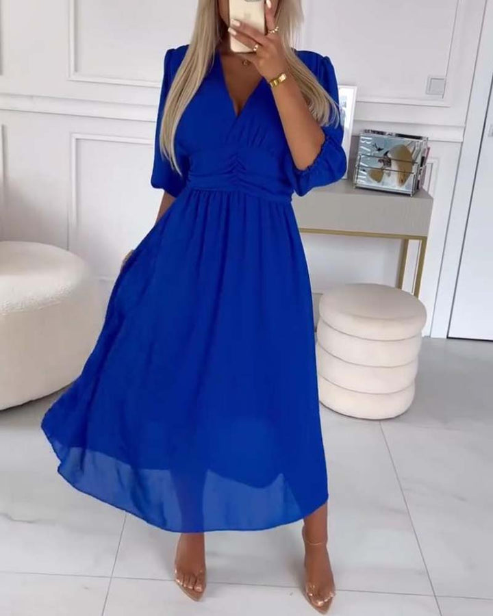 Solid Colour Midi Dress with Heart-Shaped Neckline