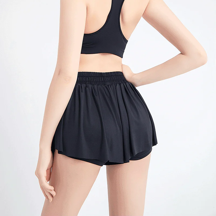 2-in-1 Tennis Shorts with Inner Layer in Green