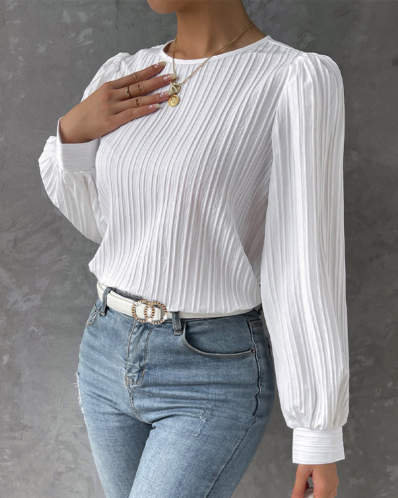 Round Neck Top in a Clean, Versatile Cut