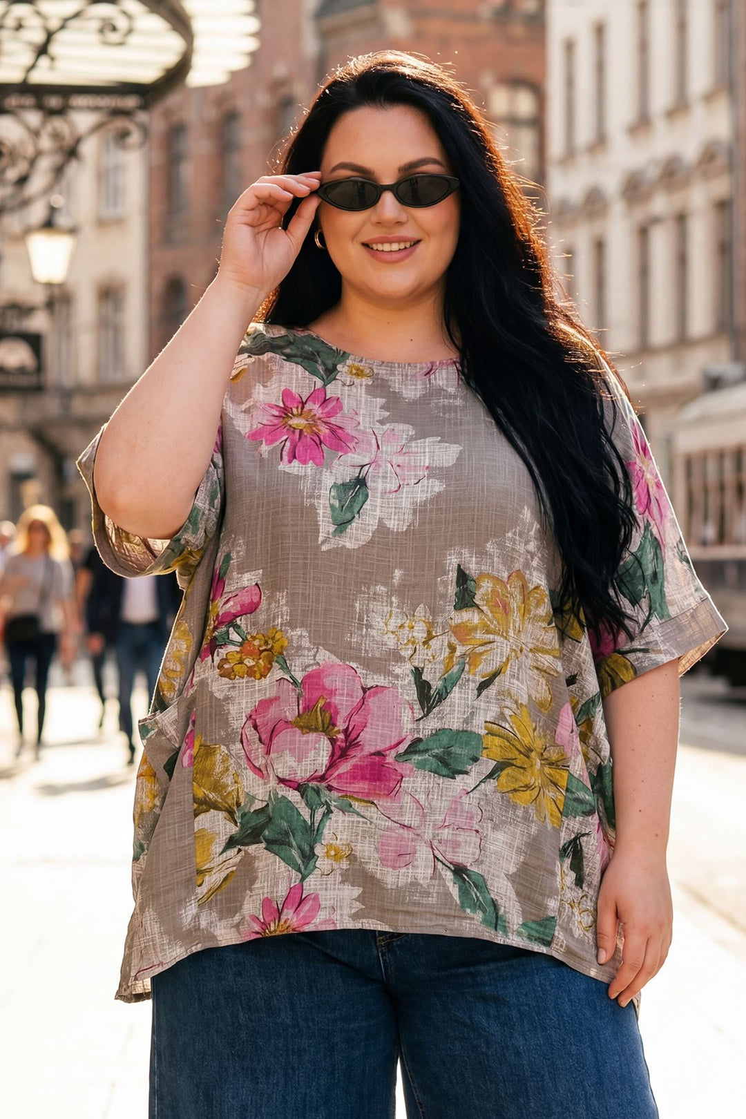 Floral Print Two Front Patch Pockets Oversized Cotton Top — Mocha