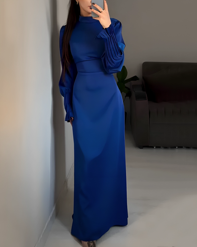 Flowing Maxi Dress with Elegant Neckline for Women