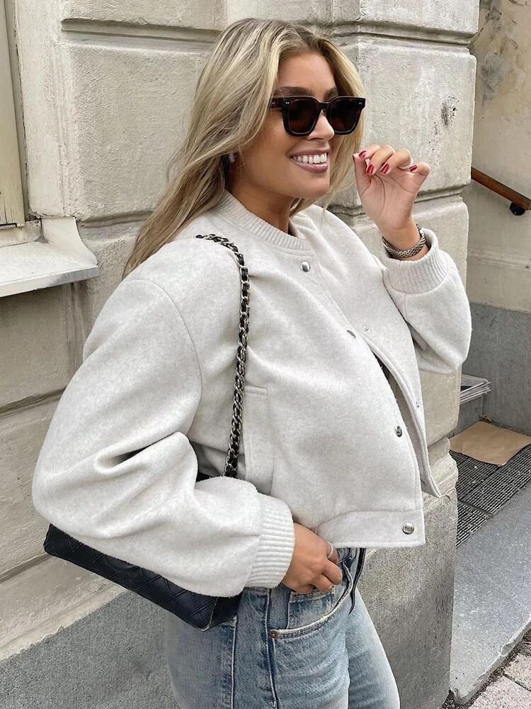 Cropped Bomber Jacket for Cool Evenings and Weekends