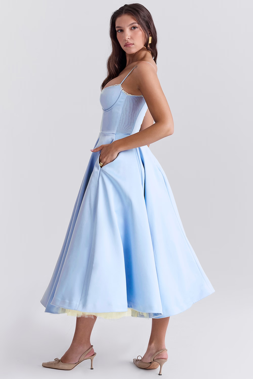 Flowing Midi Dress with a Close-Fitted Silhouette