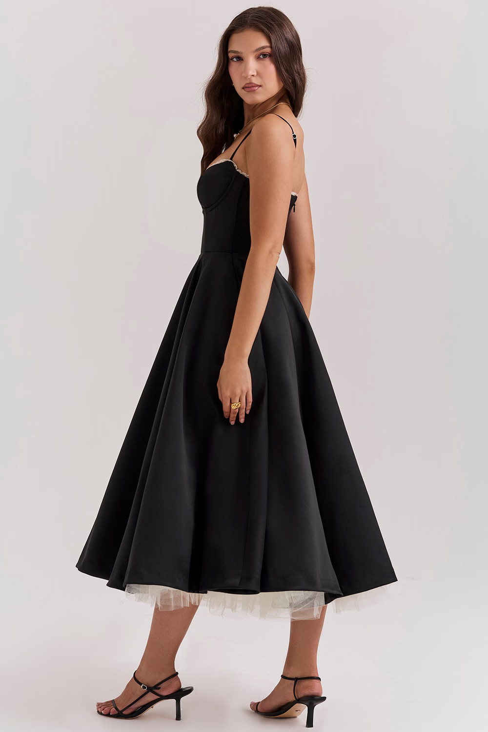 Flowing Midi Dress with a Close-Fitted Silhouette