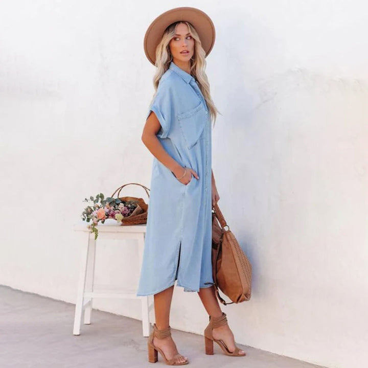 Short-Sleeve Denim Dress with a Relaxed Casual Fit
