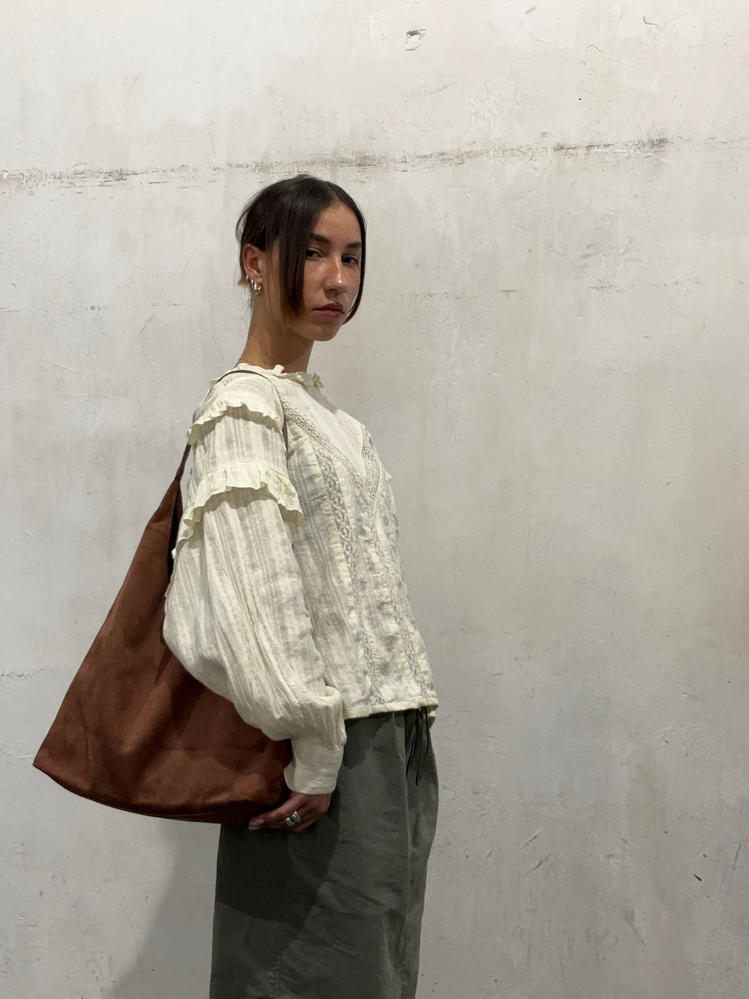Structured Suede Tote – Spacious Everyday Handbag
