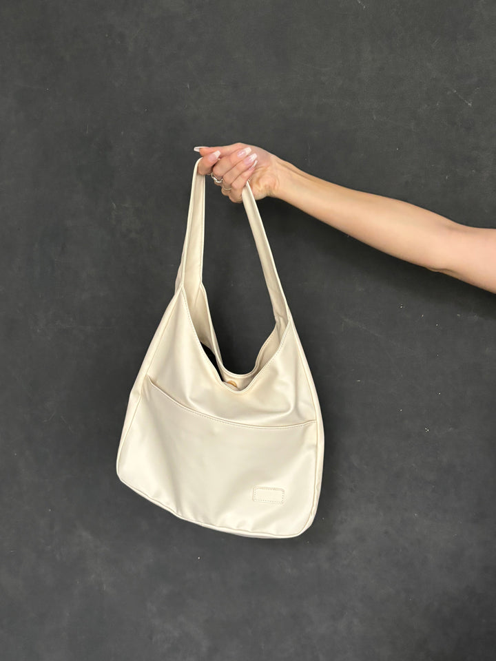 Rebecca BB Bag with Zip Closure in Round Silhouette