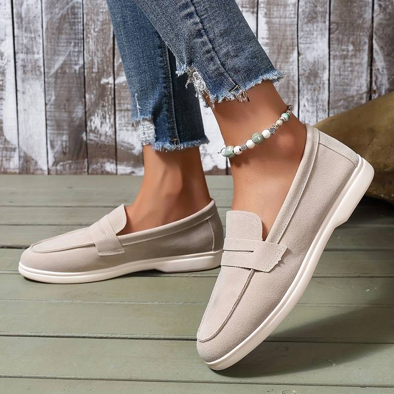 Round Toe Slip-On Slippers for Everyday Wear