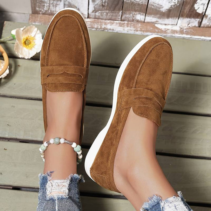 Round Toe Slip-On Slippers for Everyday Wear