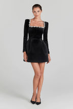 Emilia - Elegant Velvet Dress with Square Neck Design