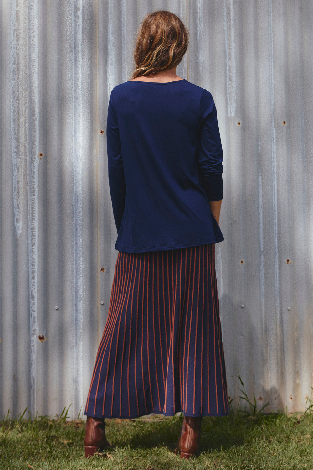 Long Sleeve Swing Tee in Navy T-Shirt for Women - gallery
