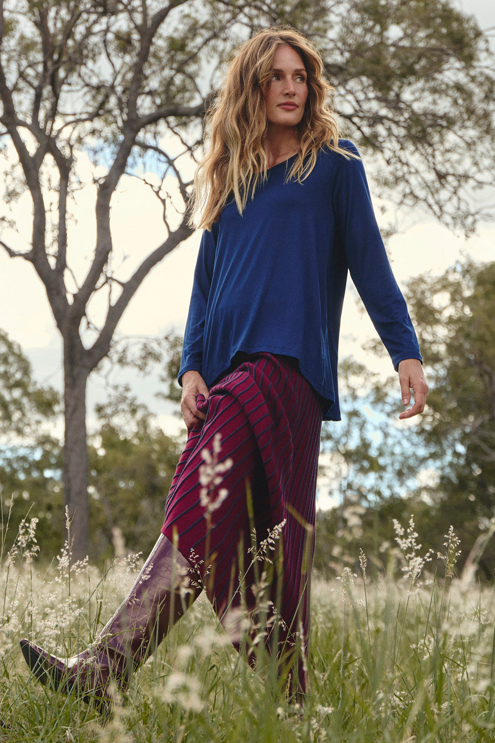 Long Sleeve Swing Tee in Navy T-Shirt for Women - gallery