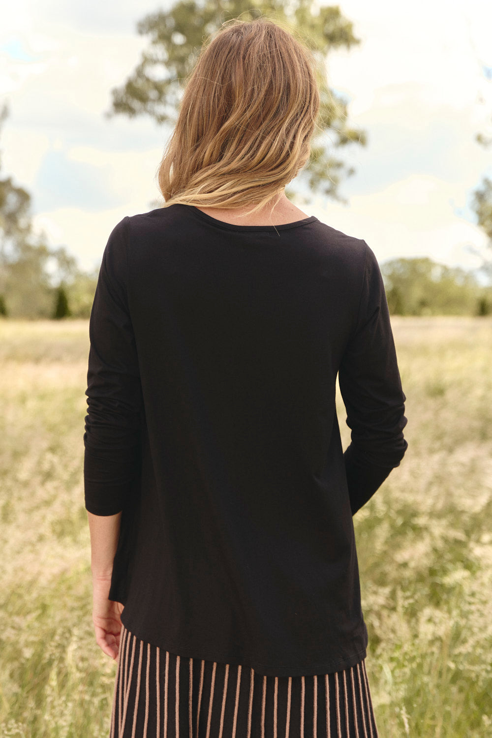 Long Sleeve Swing Tee in Black T-Shirt for Women - gallery