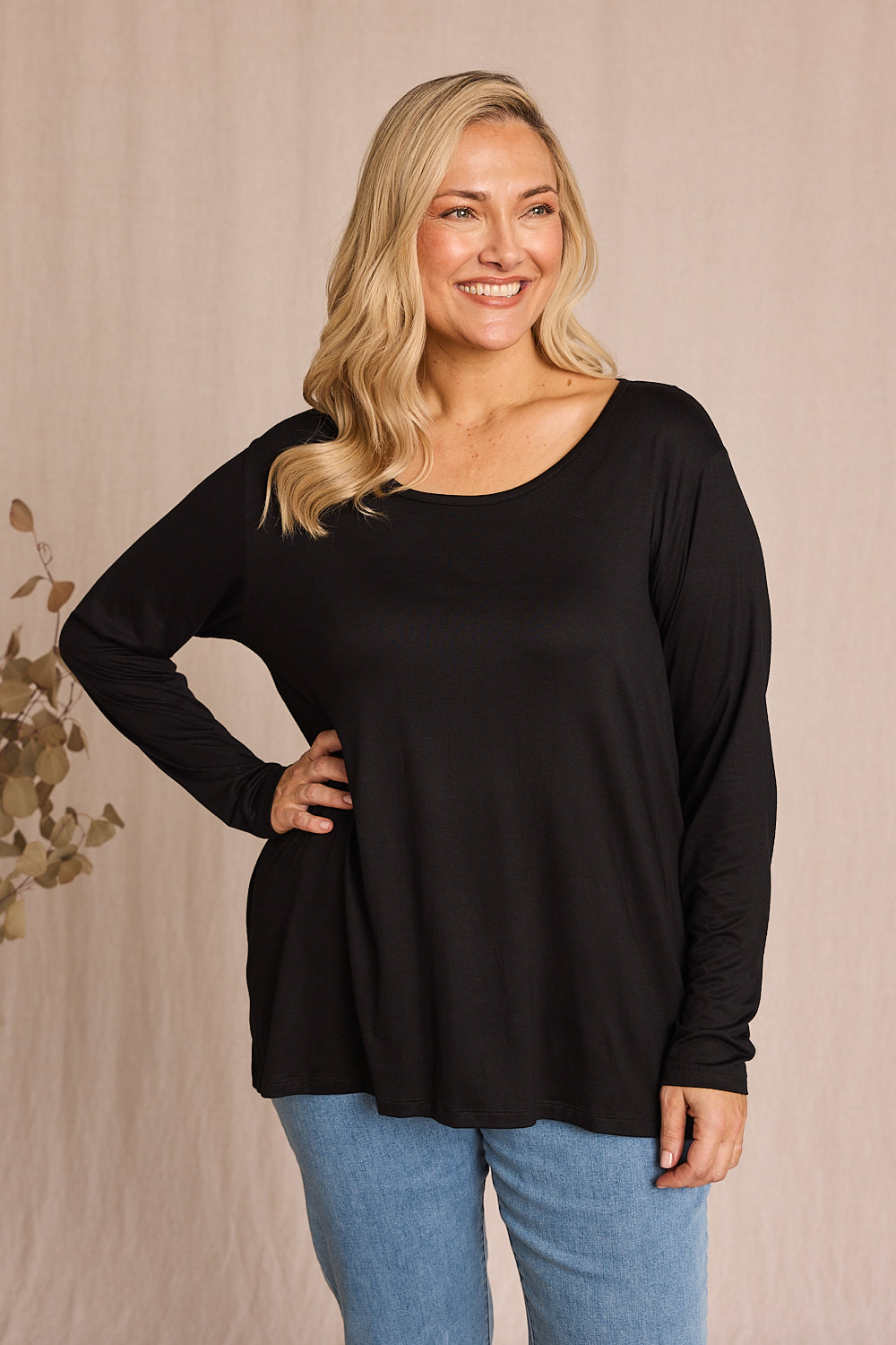 Long Sleeve Swing Tee in Black T-Shirt for Women - gallery