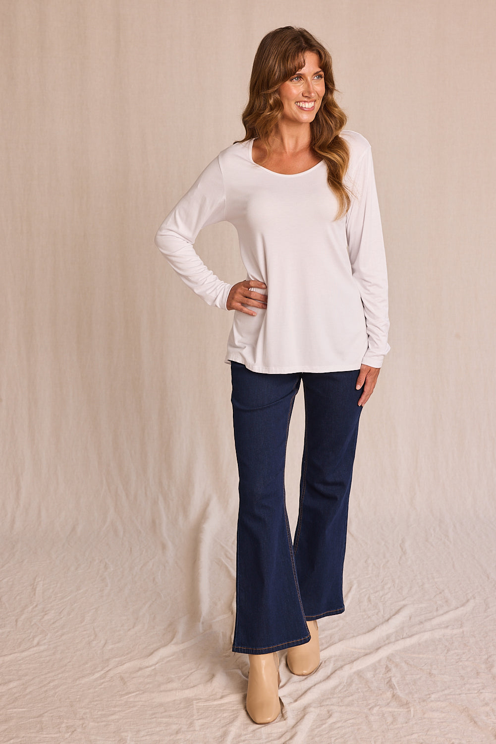 Long Sleeve Swing Tee in White T-Shirt for Women - gallery