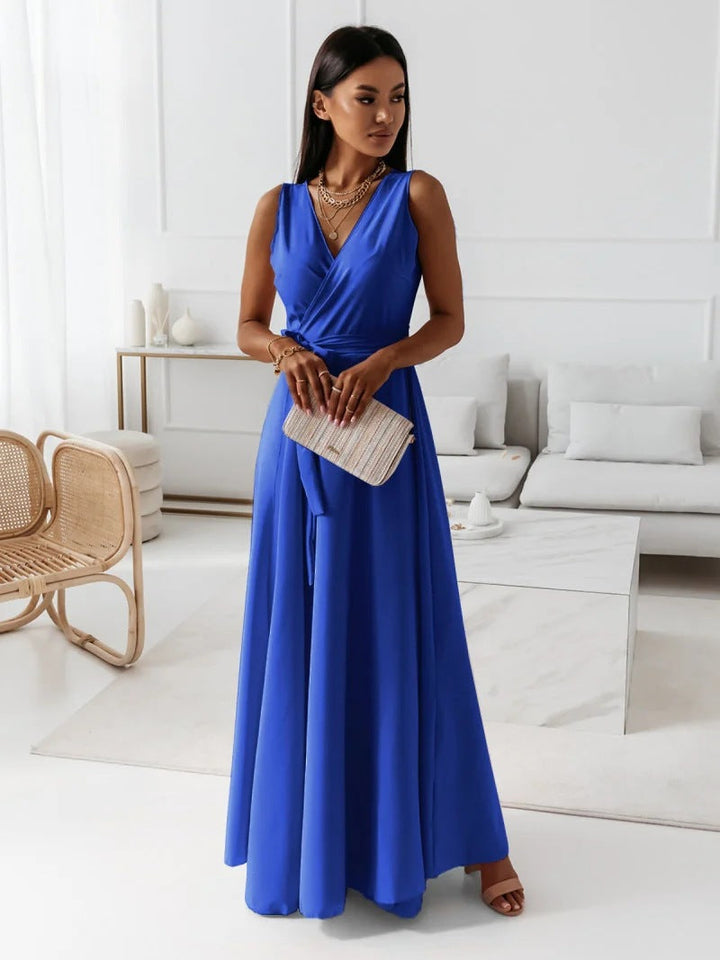 V-Neck Dress in a Lightweight Woven Polyester