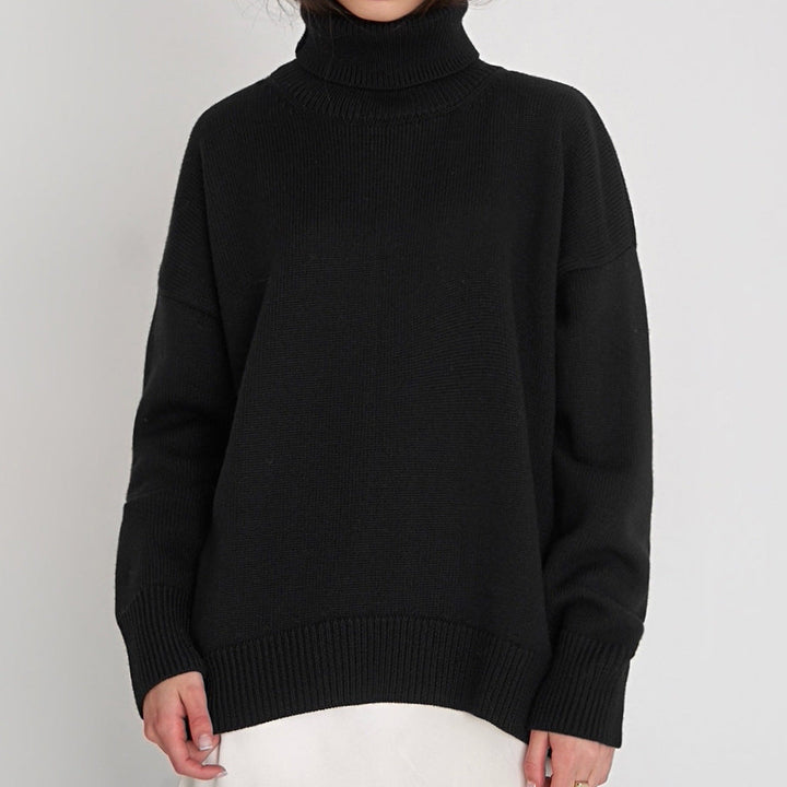 Oversized Turtleneck Jumper in a Relaxed Knitted Style