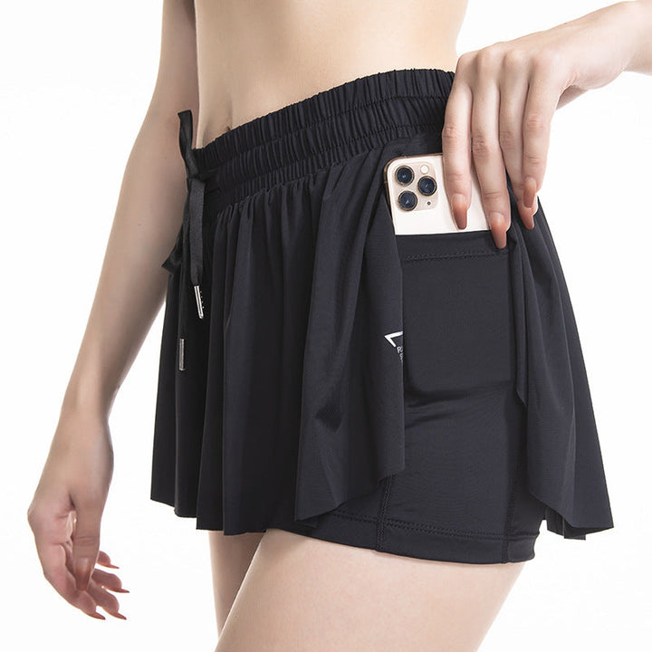 2-in-1 Tennis Shorts with Inner Layer in Green