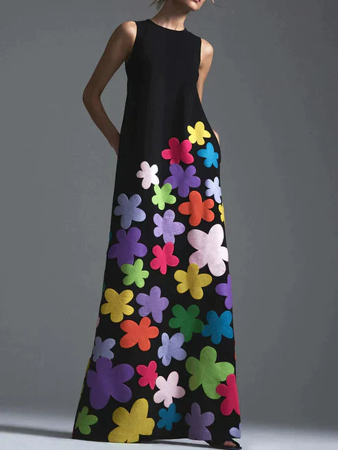 Floral Print Midi Dress with Round Neckline in Black