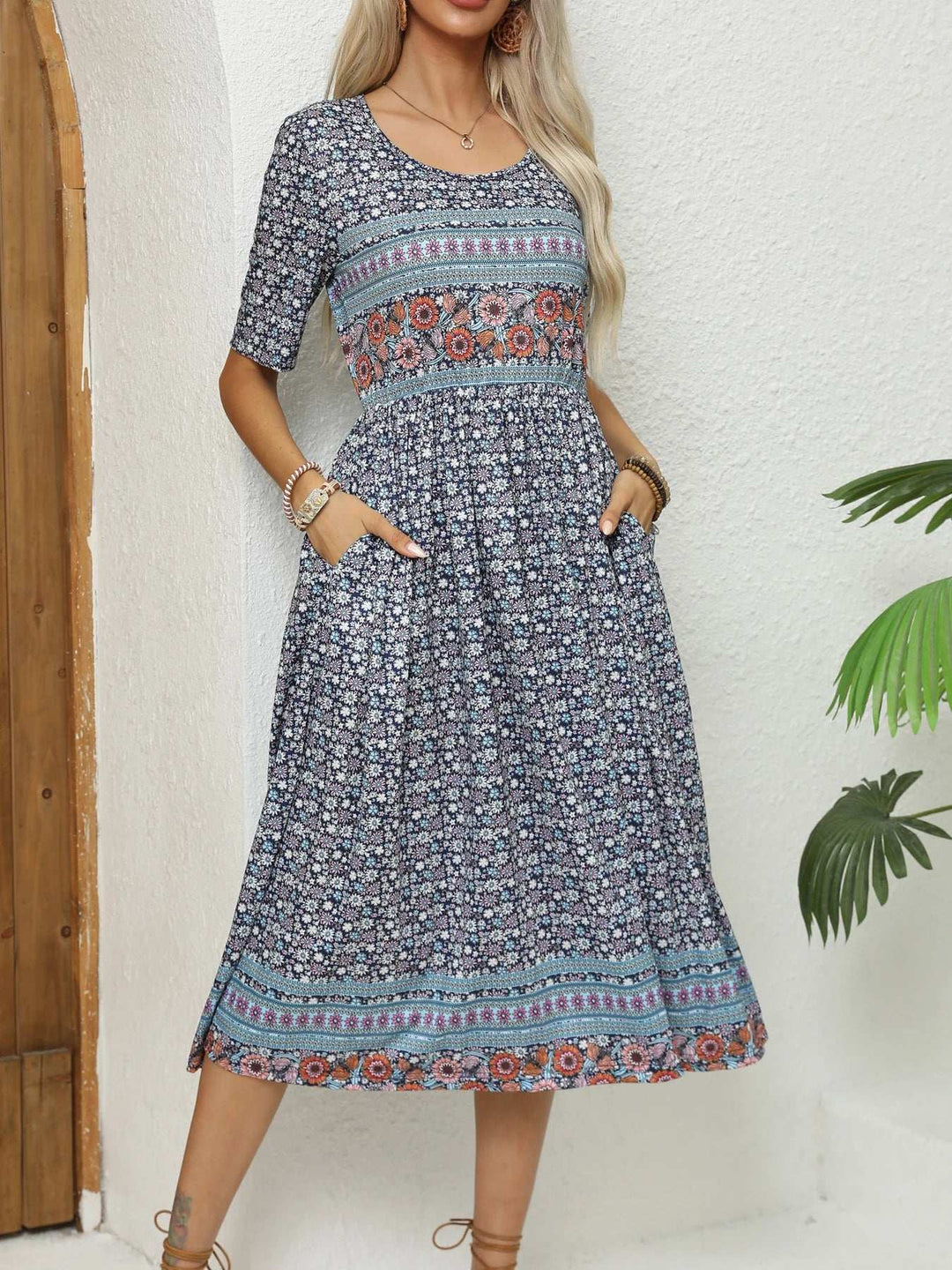 Round Neck Short Sleeve Bohemian Print Dress for Women - Brown