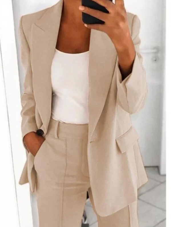 Relaxed-Fit Blazer and Trousers Suit in a Clean Cut