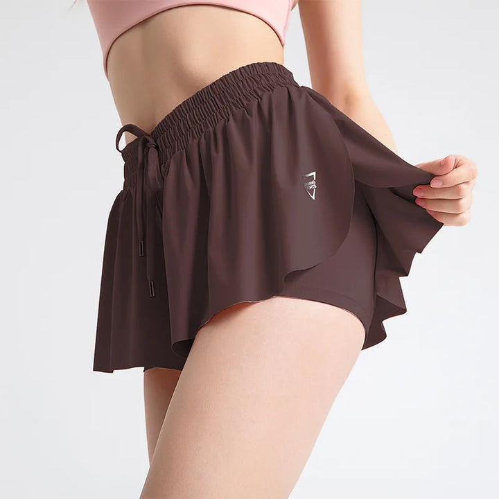 2-in-1 Tennis Shorts with Inner Layer in Green