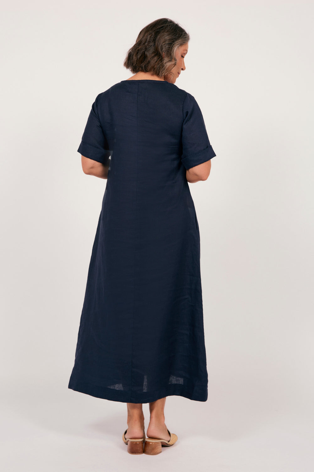 Tamara Linen V-Neck Dress in Navy — gallery
