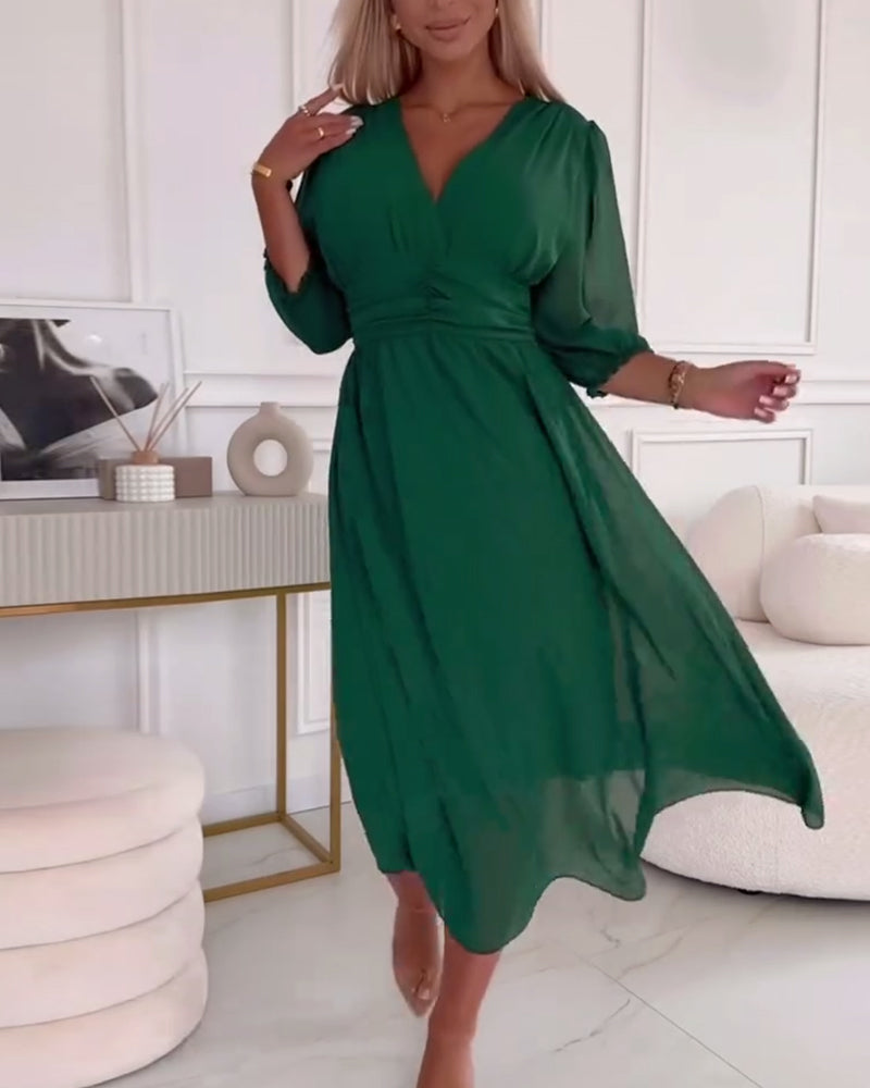 Solid Colour Midi Dress with Heart-Shaped Neckline