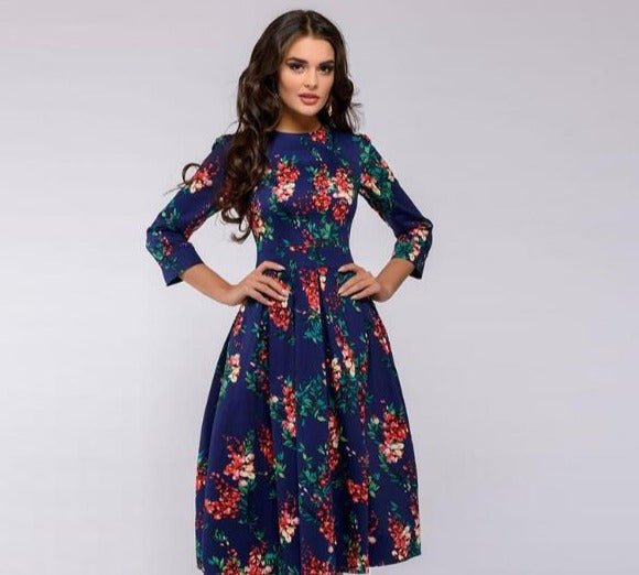 Scoop Neck Midi Dress with a Defined Waist and A-Line Skirt