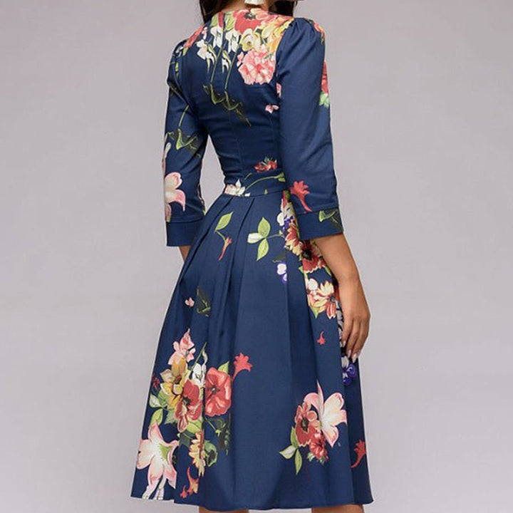 Scoop Neck Midi Dress with a Defined Waist and A-Line Skirt