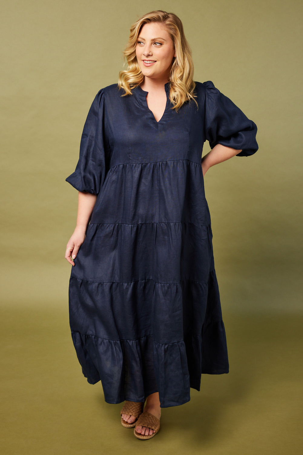 Sabre Linen V-Neck Dress in Navy — gallery